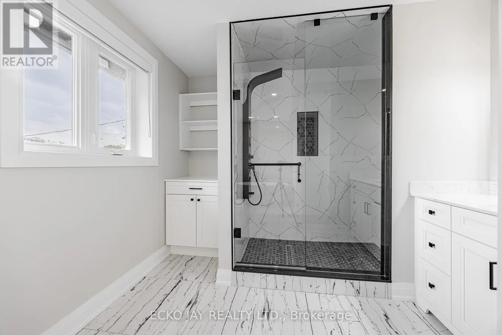 32 HIRONDELLE PLACE