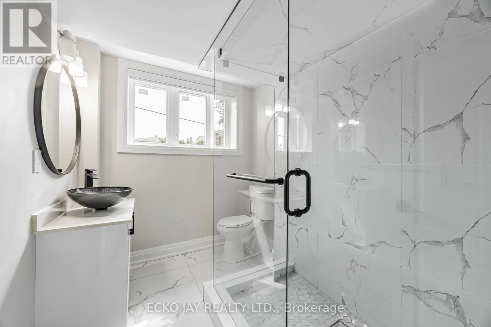32 HIRONDELLE PLACE