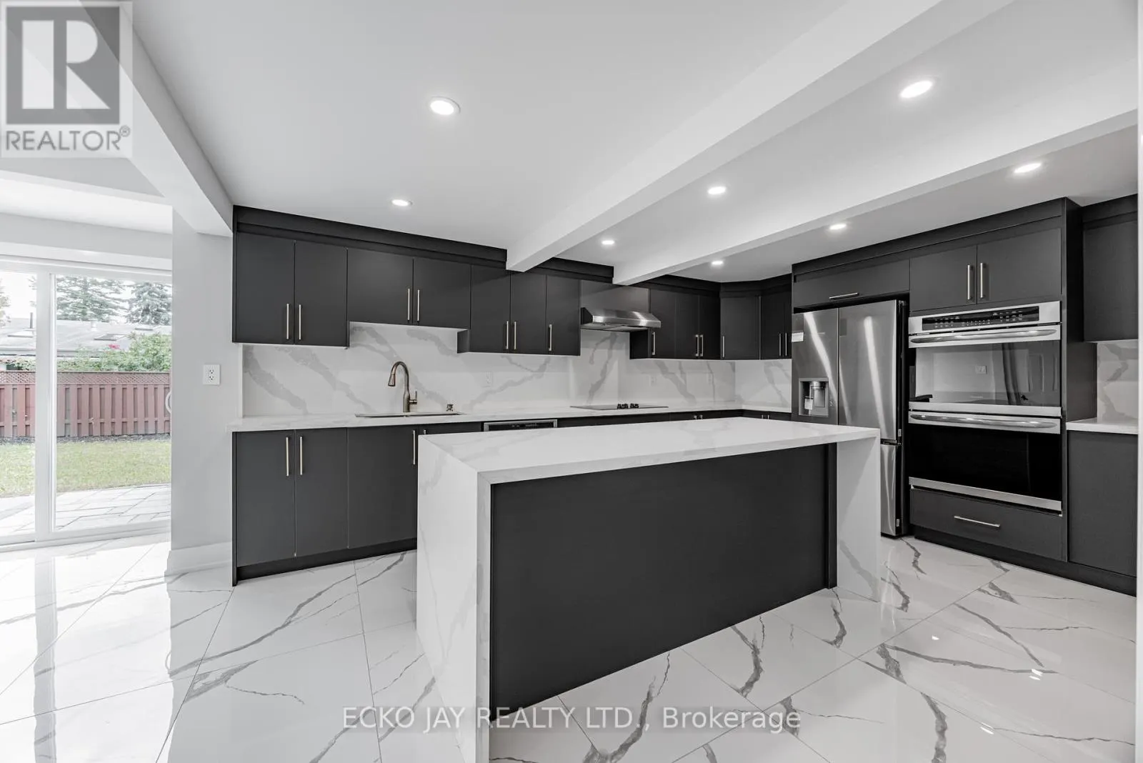 32 HIRONDELLE PLACE