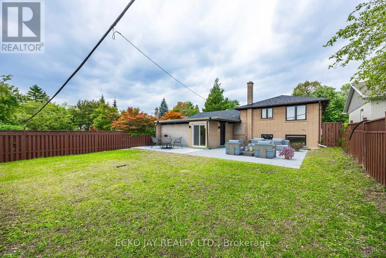 32 HIRONDELLE PLACE