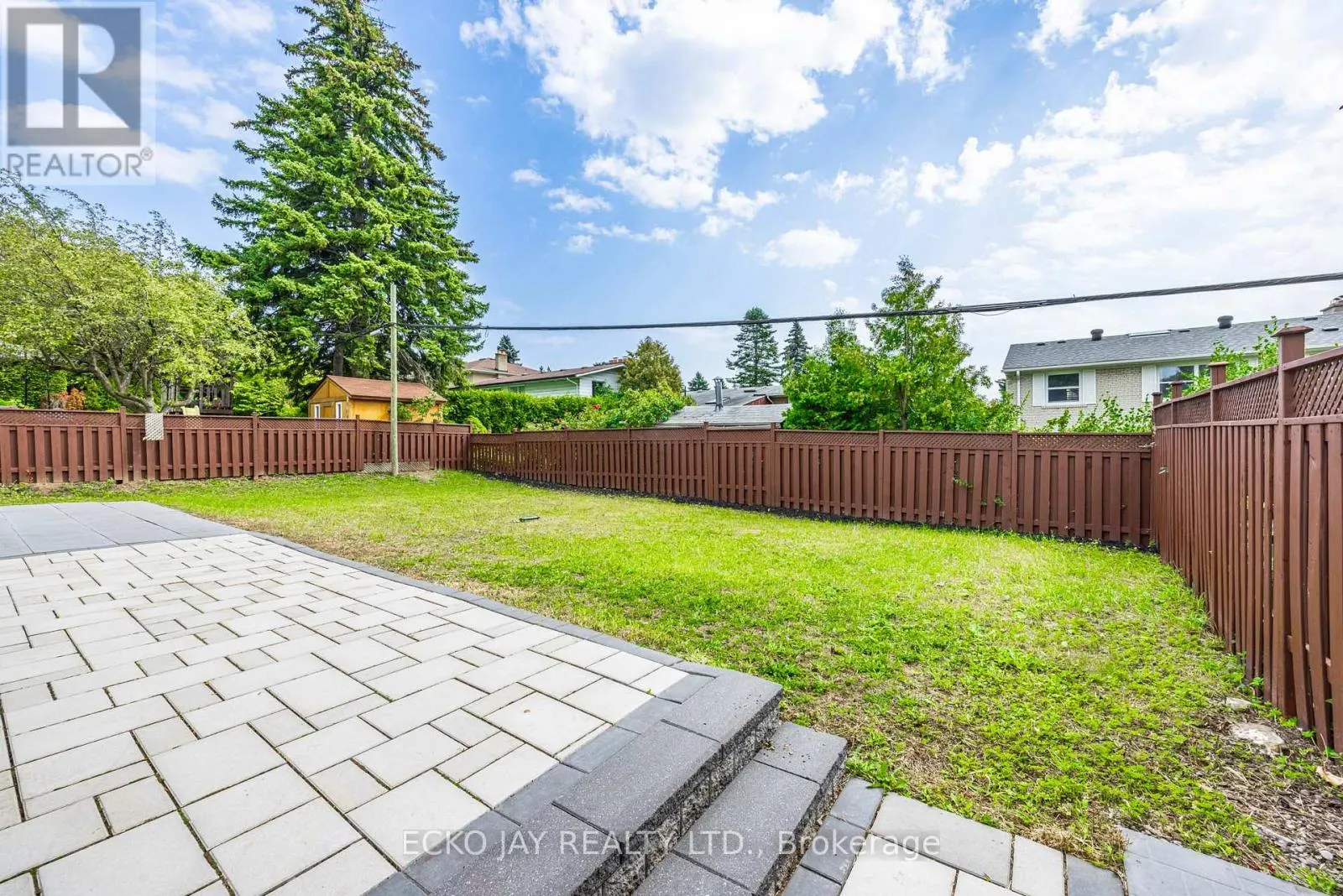 32 HIRONDELLE PLACE