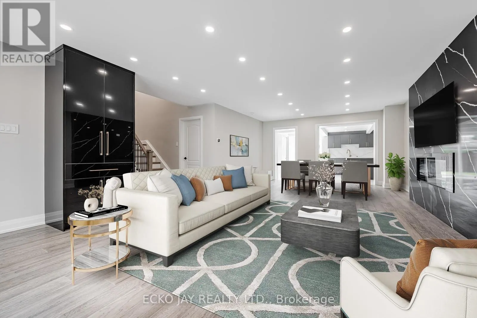32 HIRONDELLE PLACE