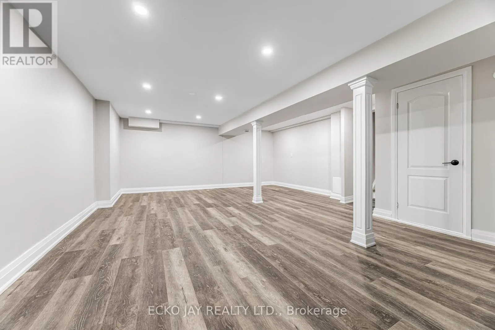 32 HIRONDELLE PLACE