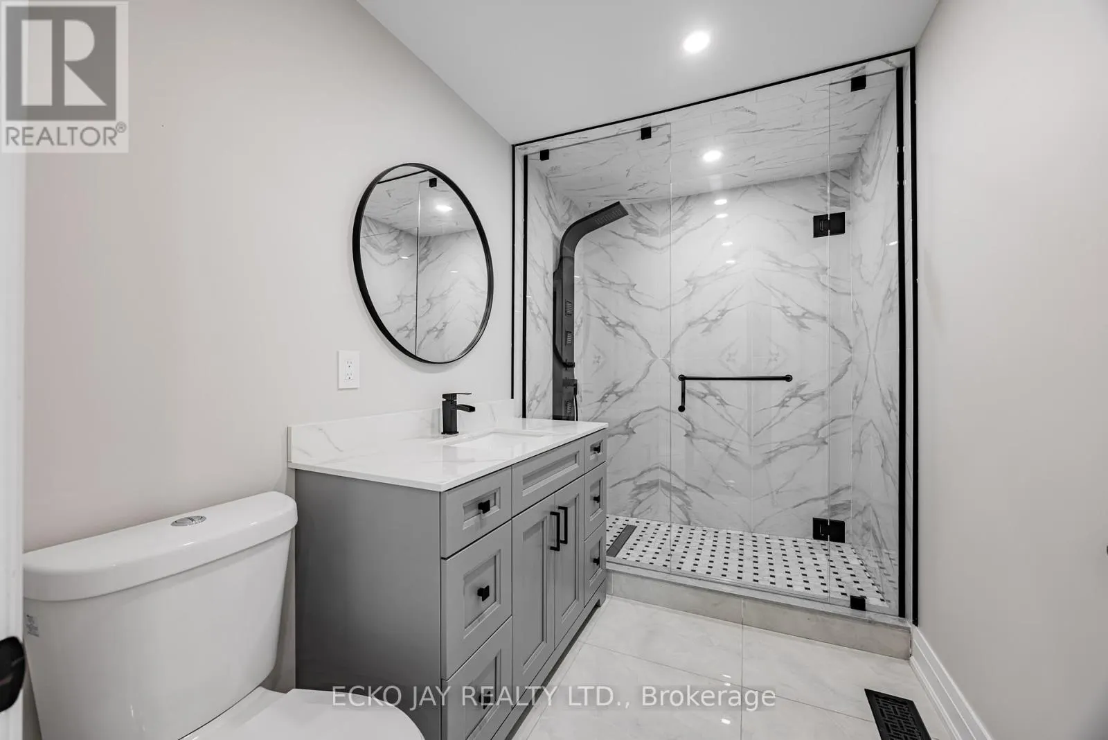 32 HIRONDELLE PLACE