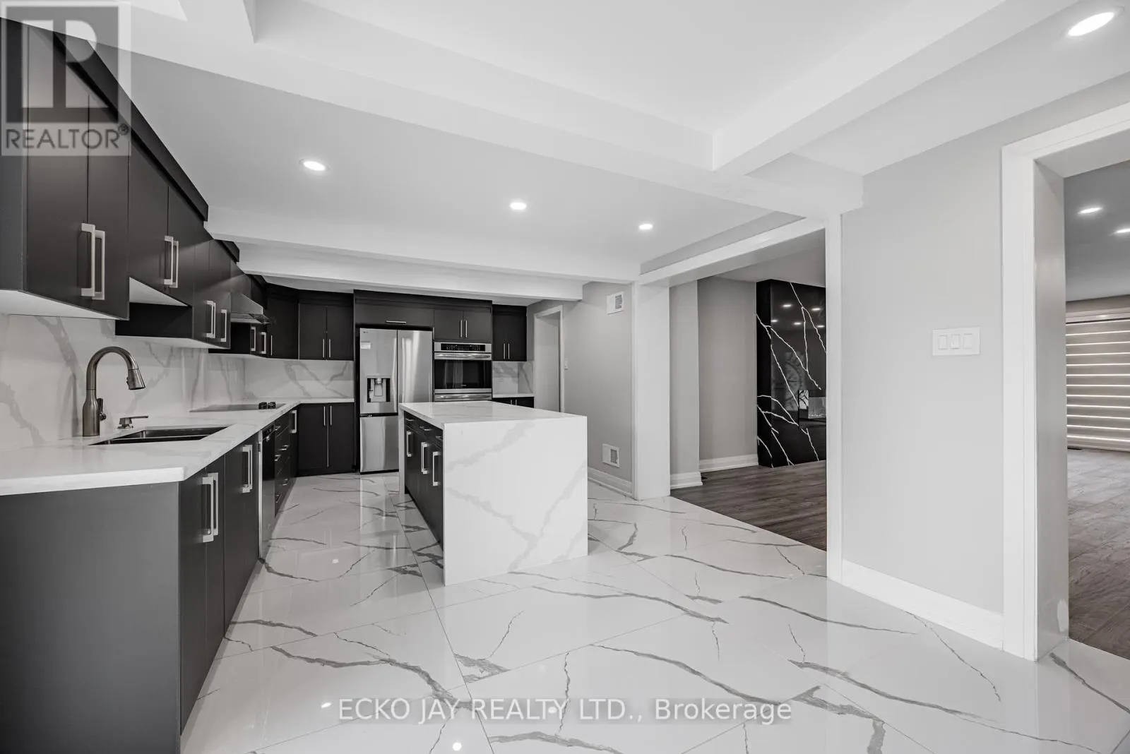 32 HIRONDELLE PLACE