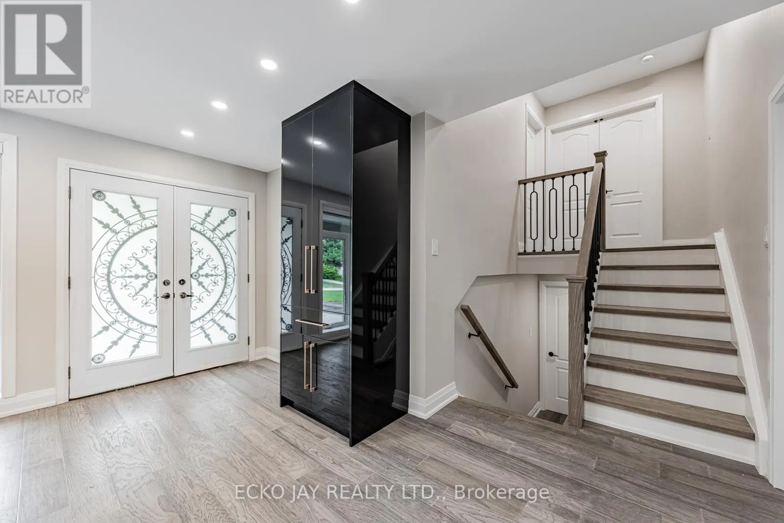 32 HIRONDELLE PLACE