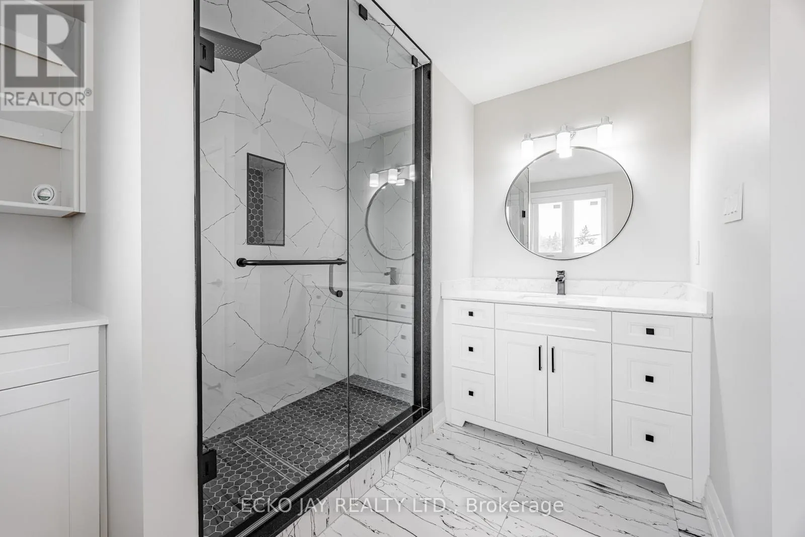32 HIRONDELLE PLACE
