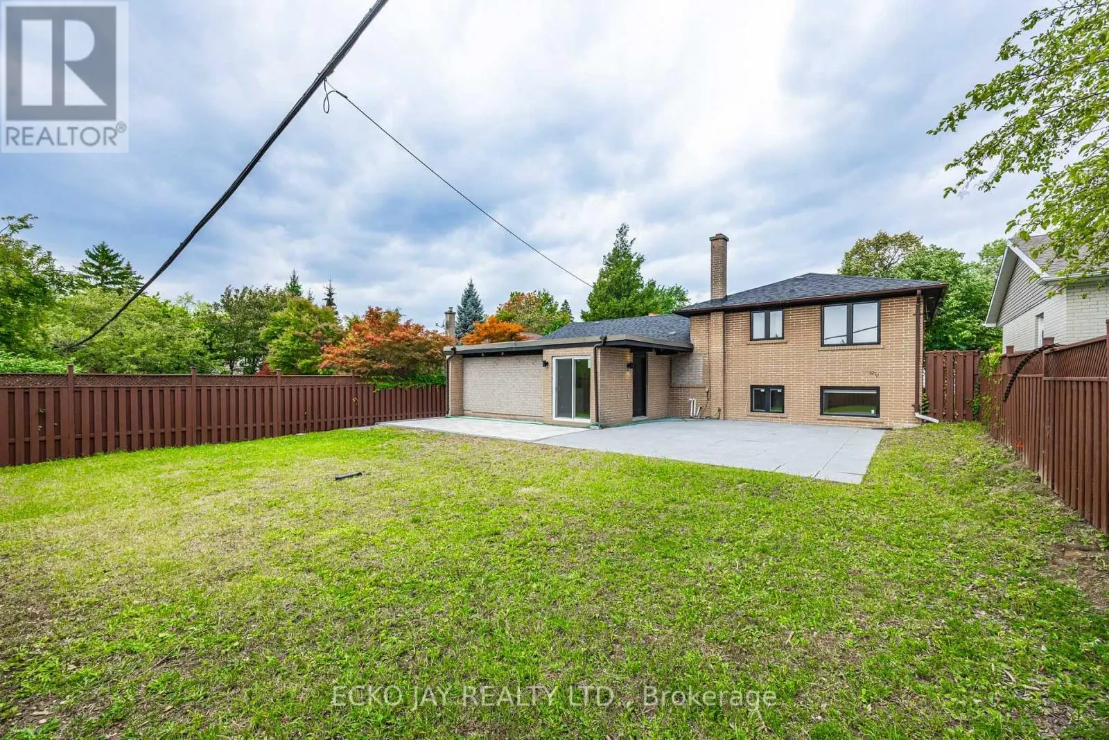 32 HIRONDELLE PLACE