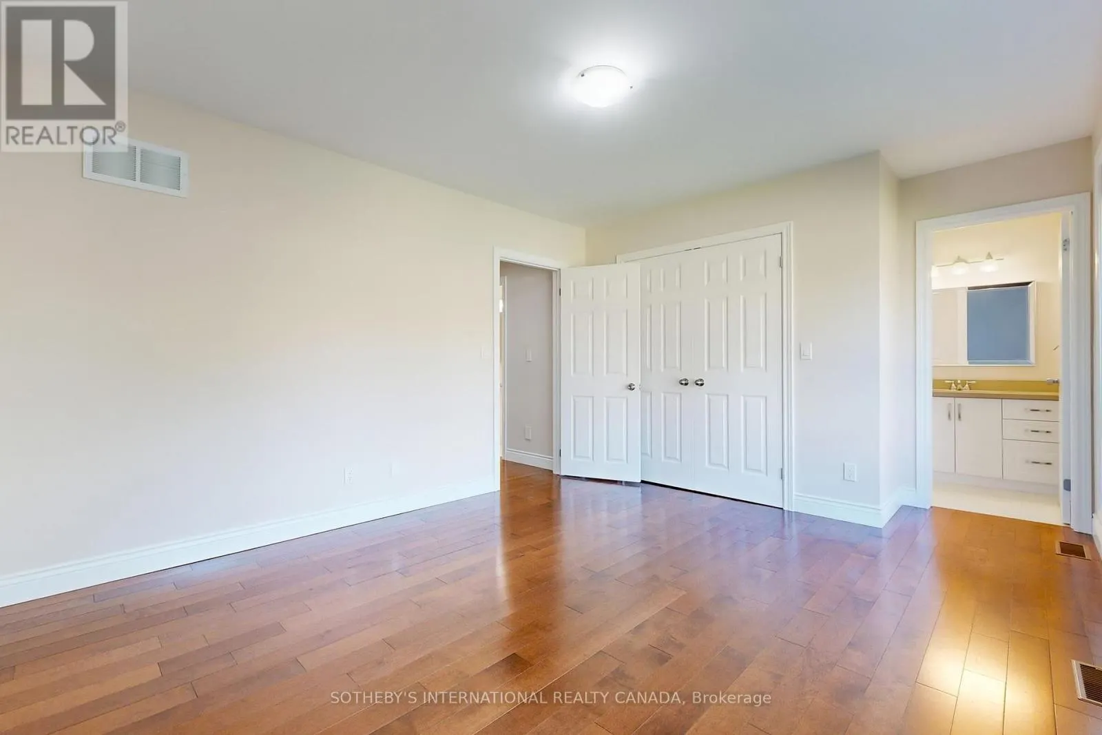11 TETBURY CRESCENT