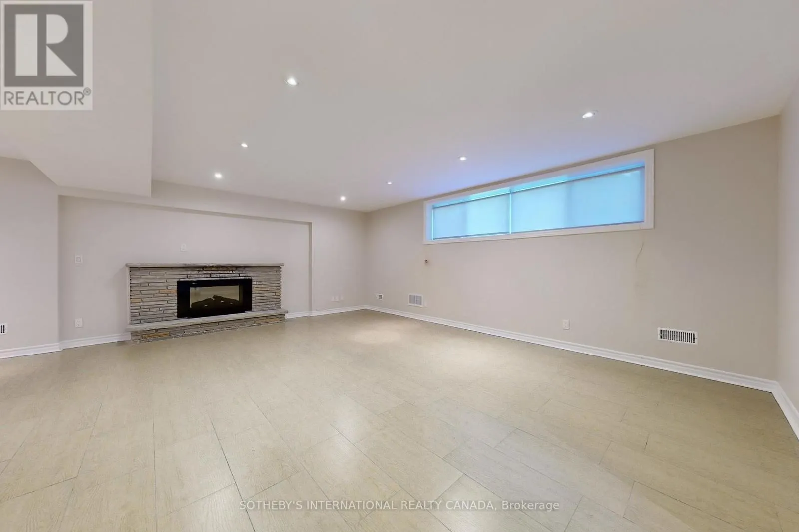 11 TETBURY CRESCENT