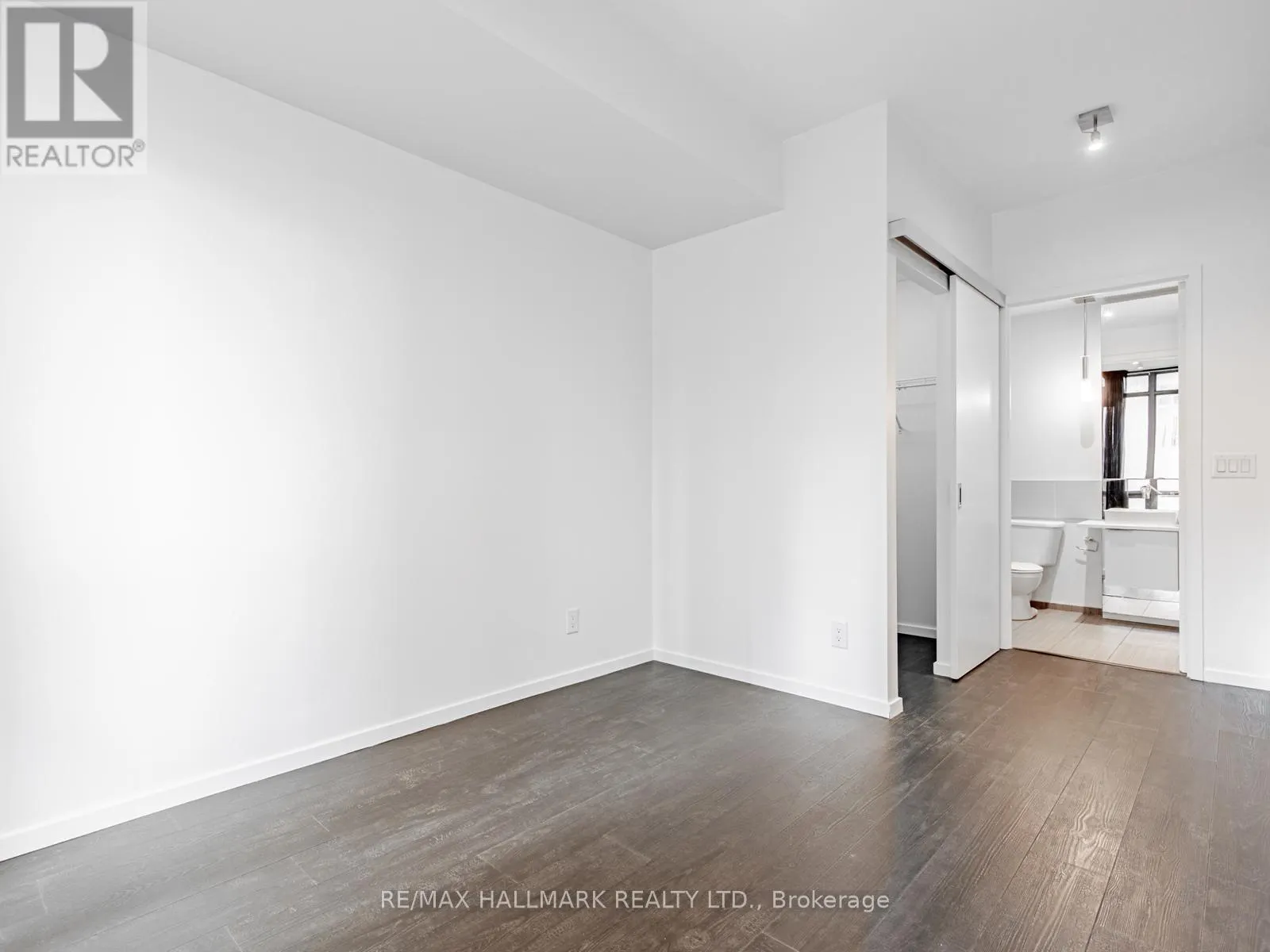507 - 8 CHARLOTTE STREET
