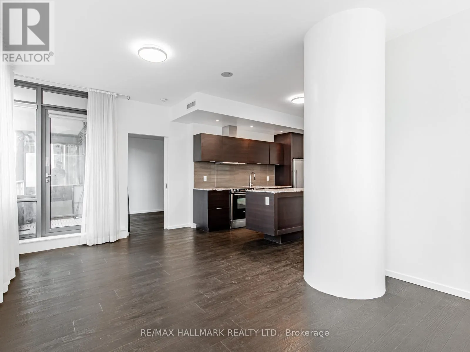 507 - 8 CHARLOTTE STREET
