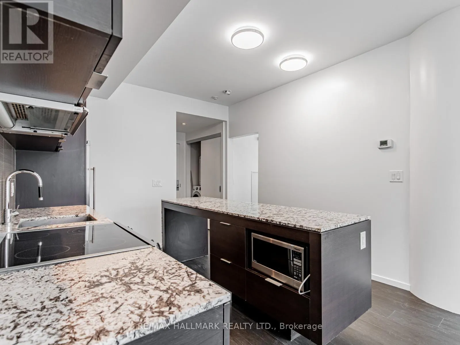 507 - 8 CHARLOTTE STREET