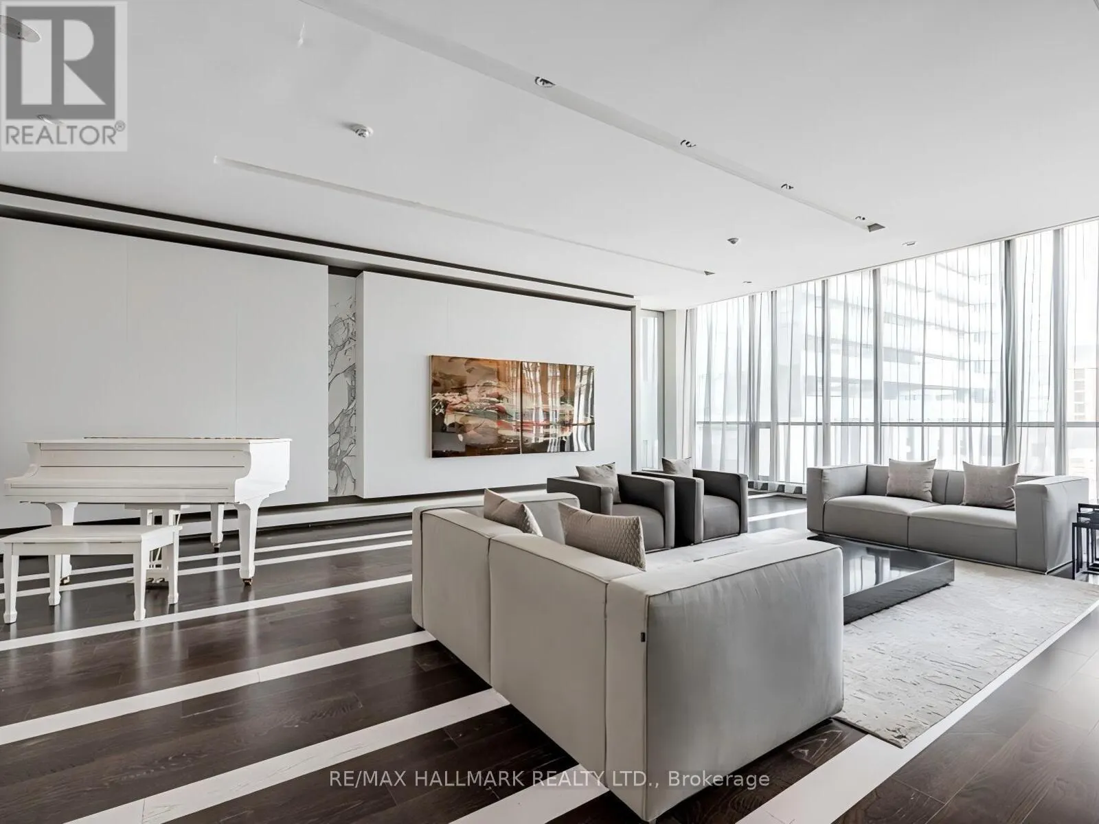 507 - 8 CHARLOTTE STREET