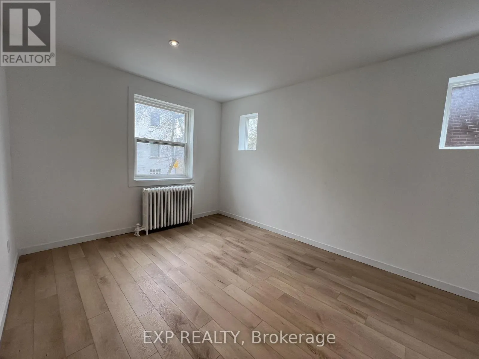 1DL - 100 GREENSIDES AVENUE