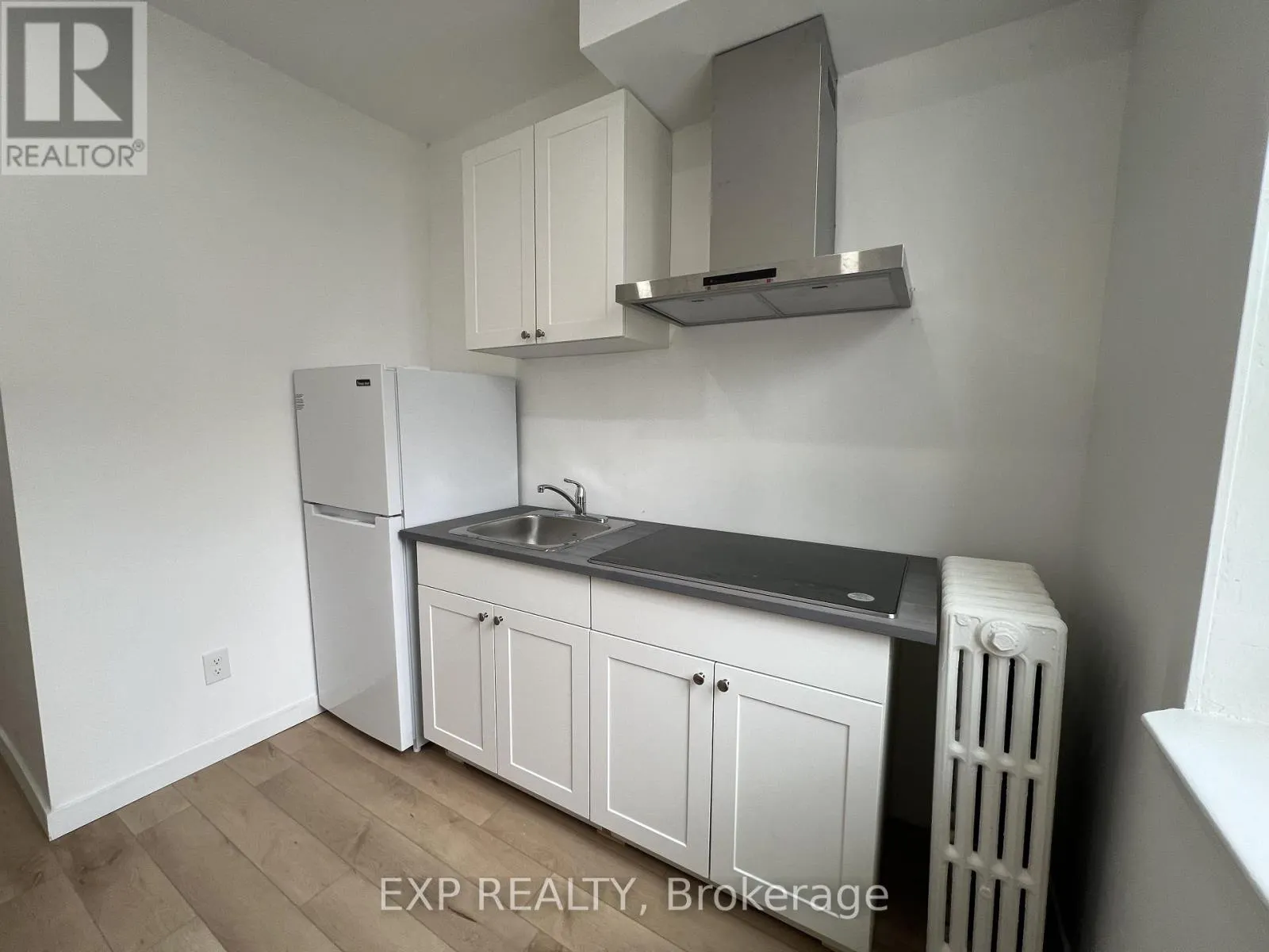 1DL - 100 GREENSIDES AVENUE
