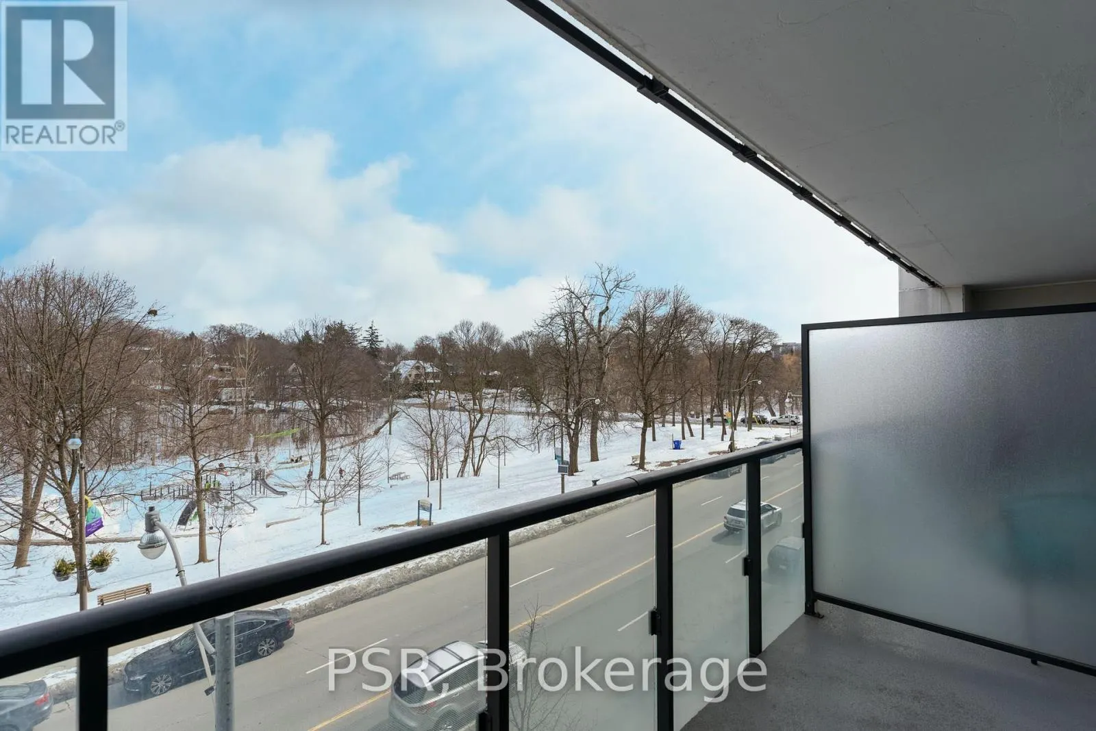 311 - 3018 YONGE STREET