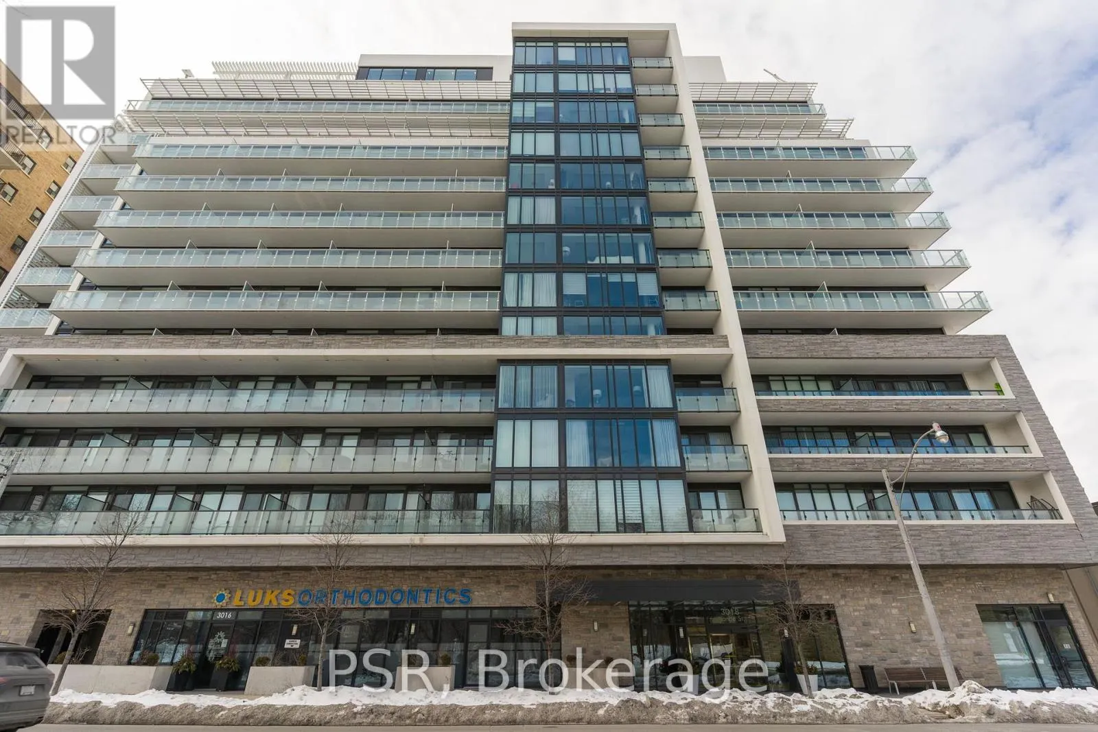 311 - 3018 YONGE STREET
