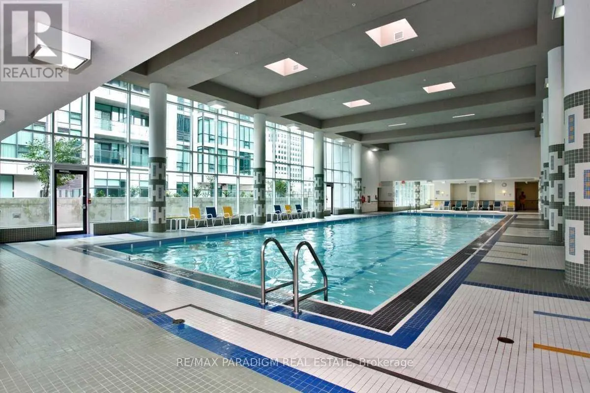 2512 - 16 YONGE STREET
