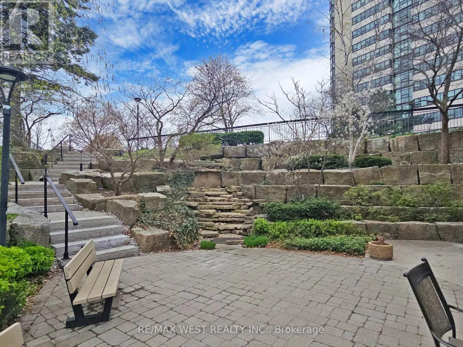 1108 - 1555 FINCH AVENUE E