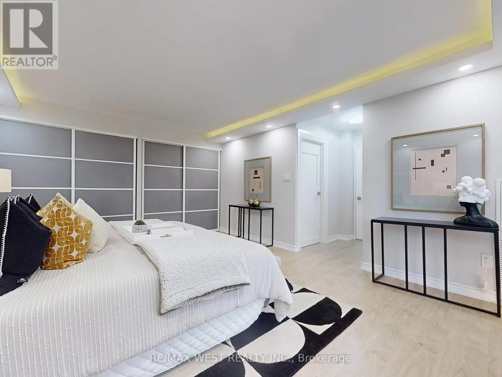 1108 - 1555 FINCH AVENUE E