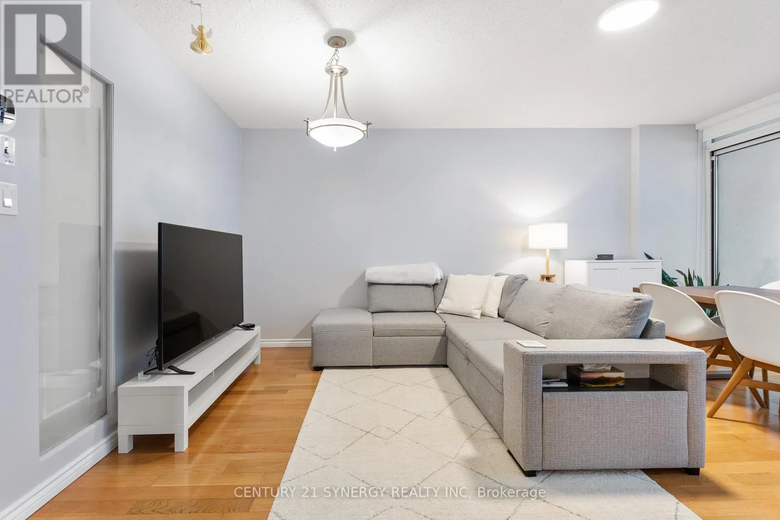 306 - 263 WELLINGTON STREET W