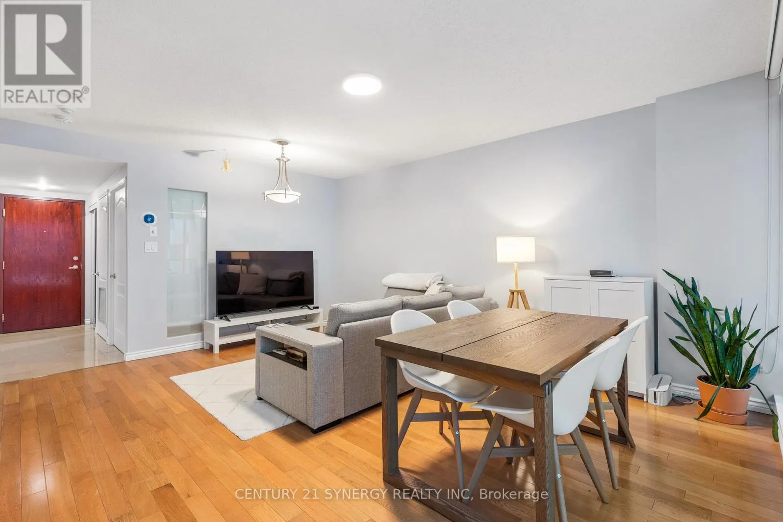 306 - 263 WELLINGTON STREET W