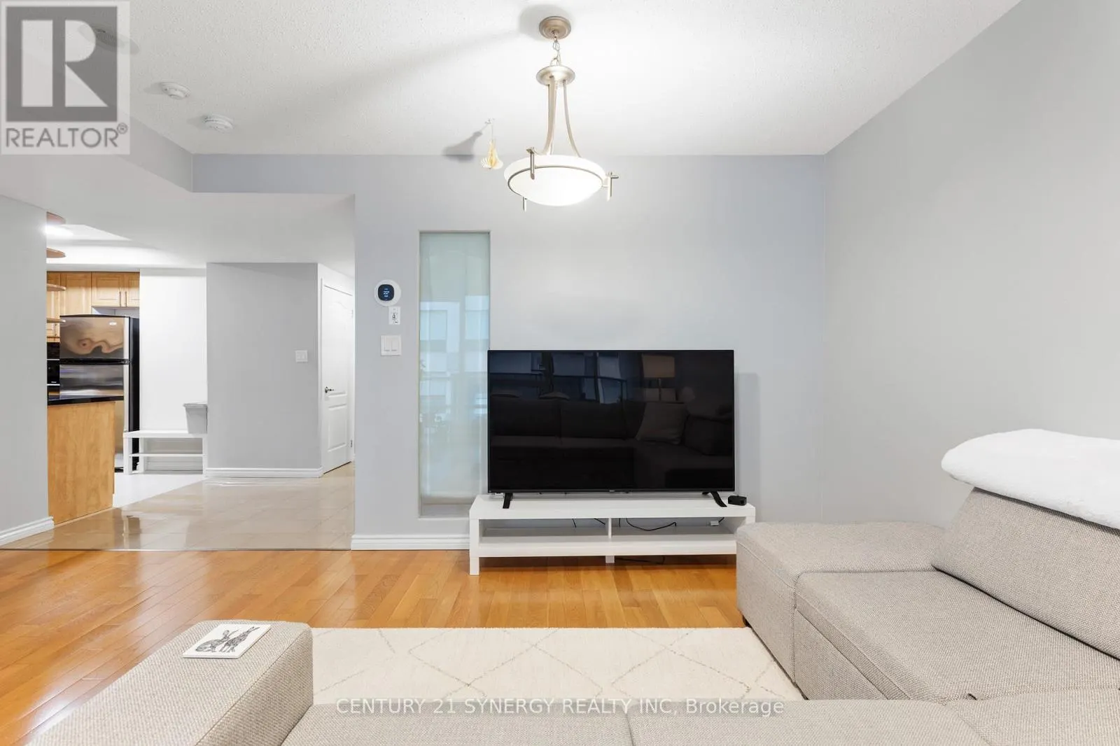 306 - 263 WELLINGTON STREET W