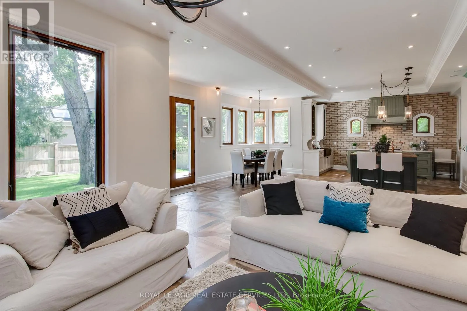 441 ORIOLE PARKWAY