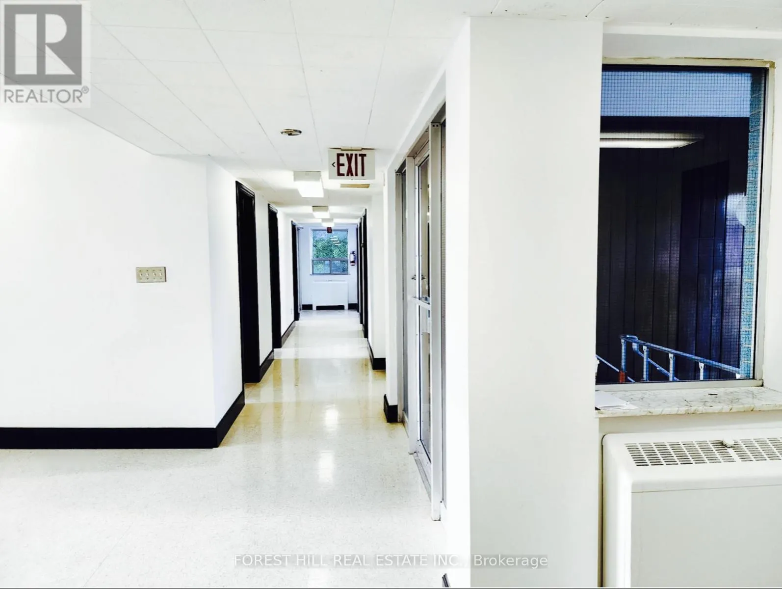 300 - 226 BATHURST STREET