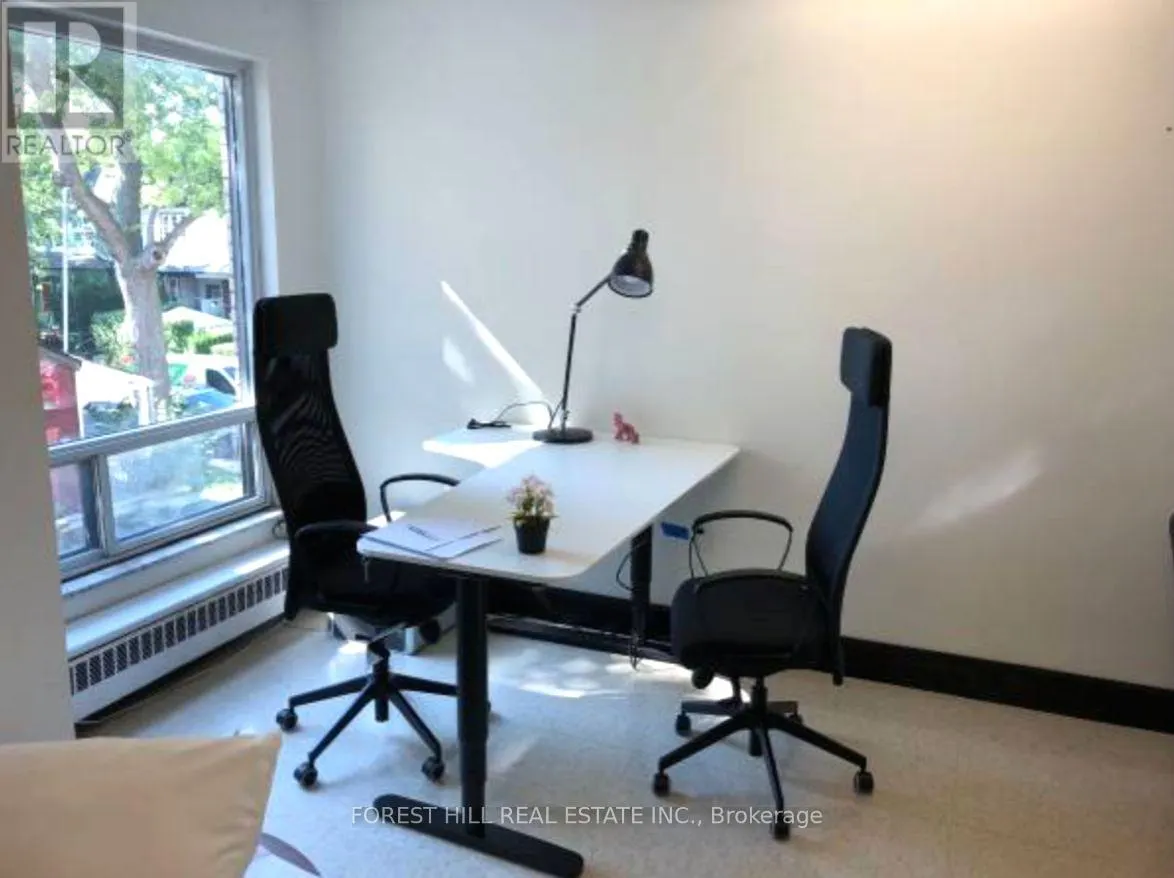 300 - 226 BATHURST STREET