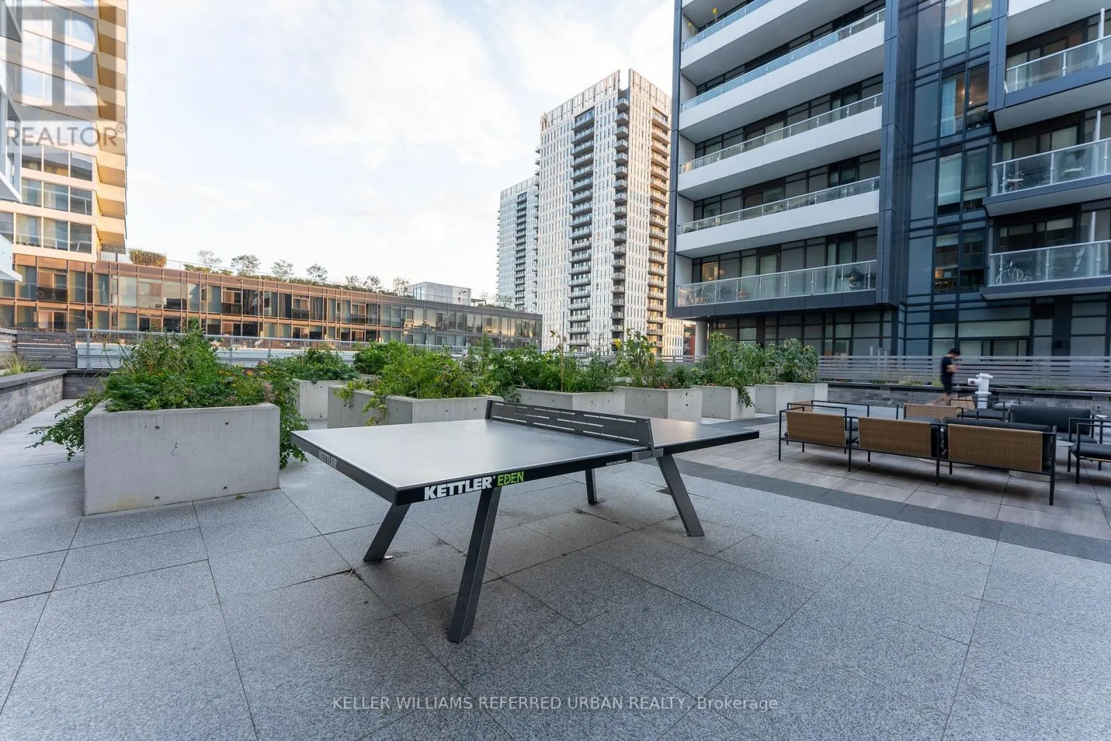 611 - 225 SUMACH STREET