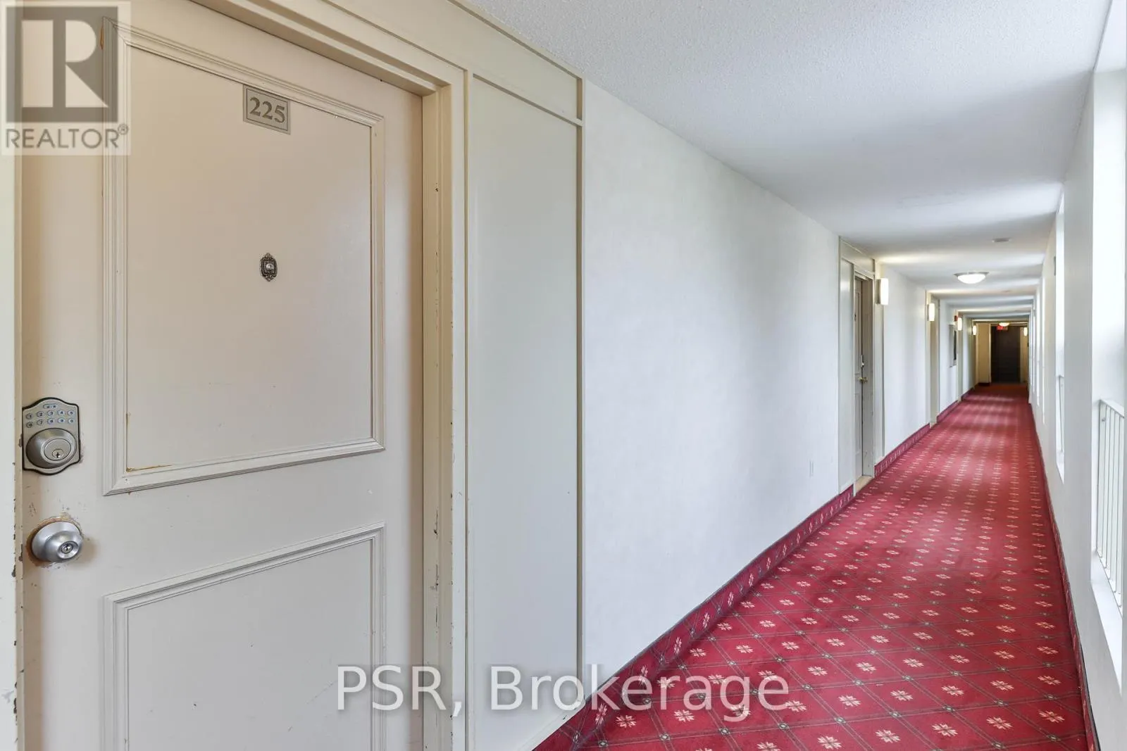 225 - 165 CHEROKEE BOULEVARD