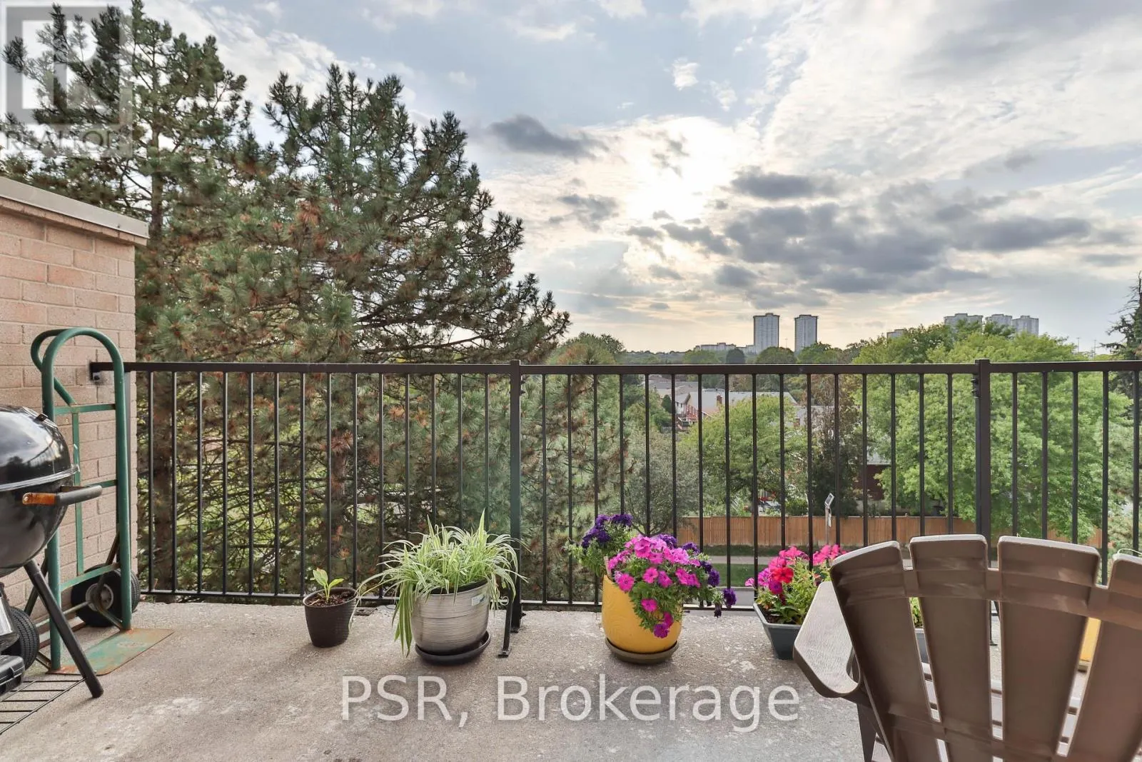 225 - 165 CHEROKEE BOULEVARD