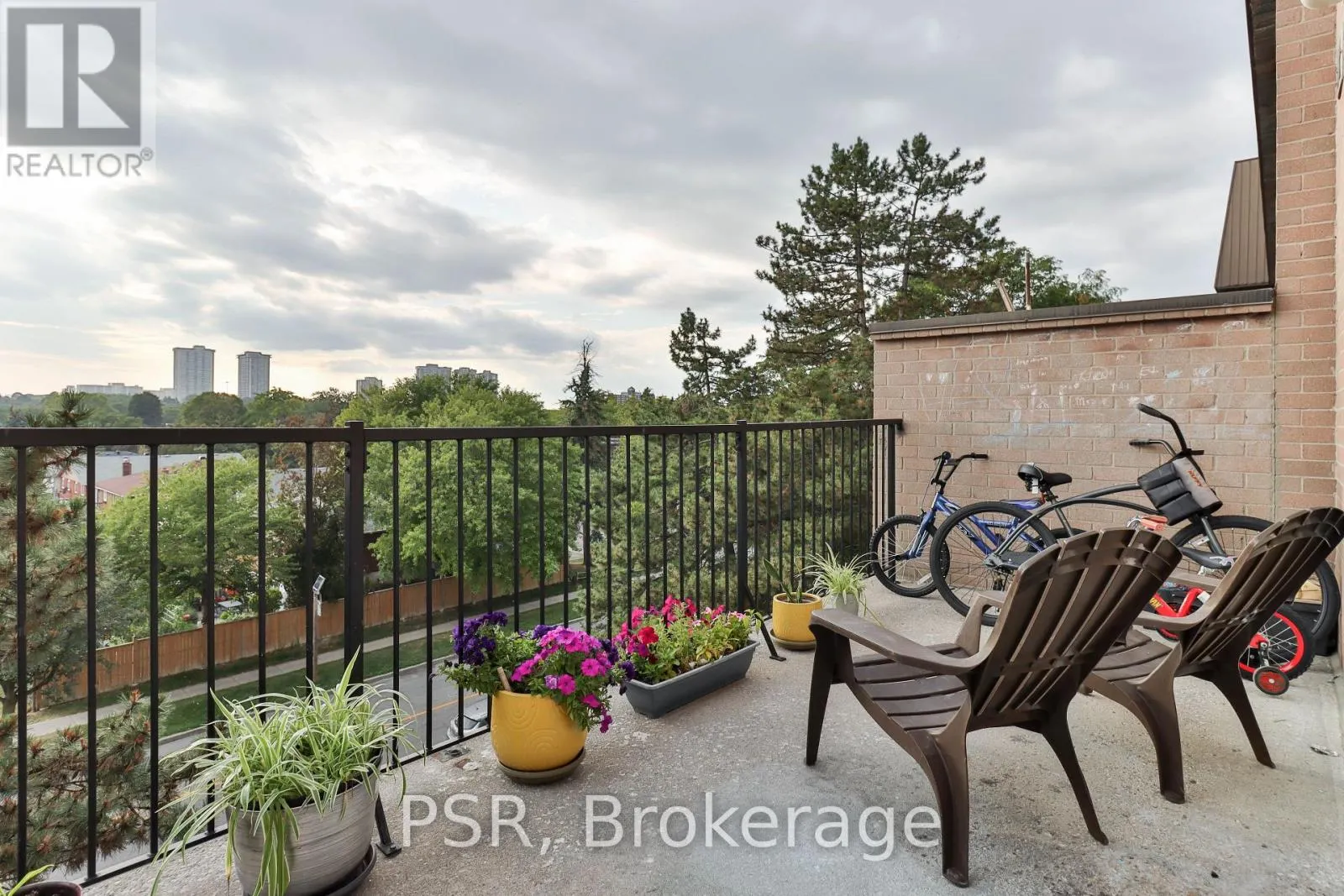 225 - 165 CHEROKEE BOULEVARD