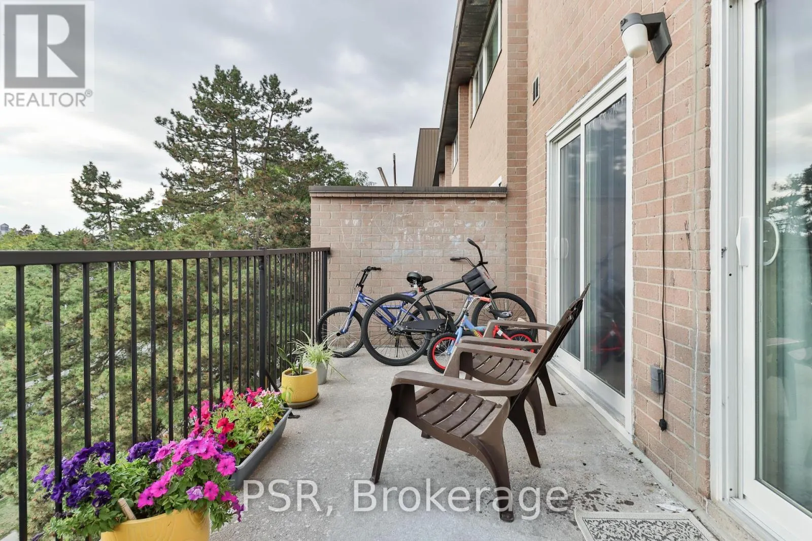 225 - 165 CHEROKEE BOULEVARD