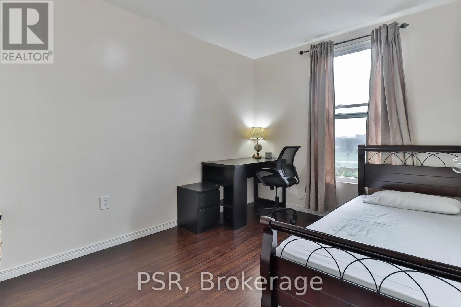 225 - 165 CHEROKEE BOULEVARD