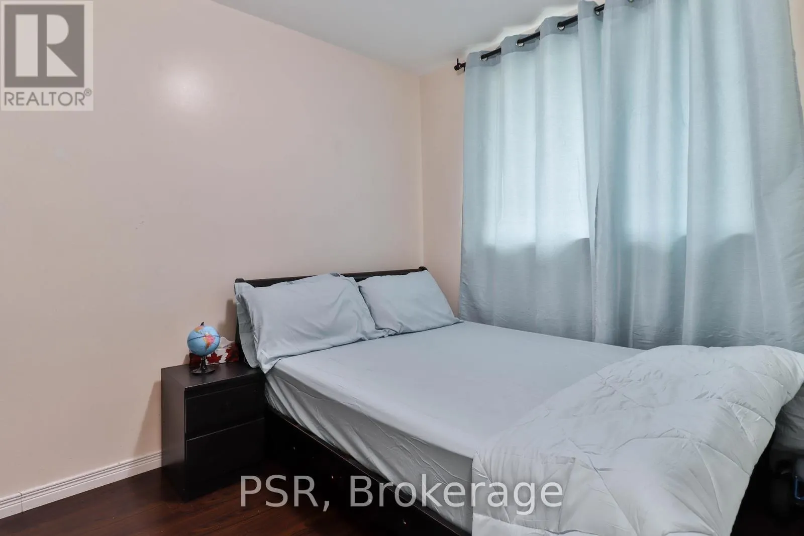225 - 165 CHEROKEE BOULEVARD