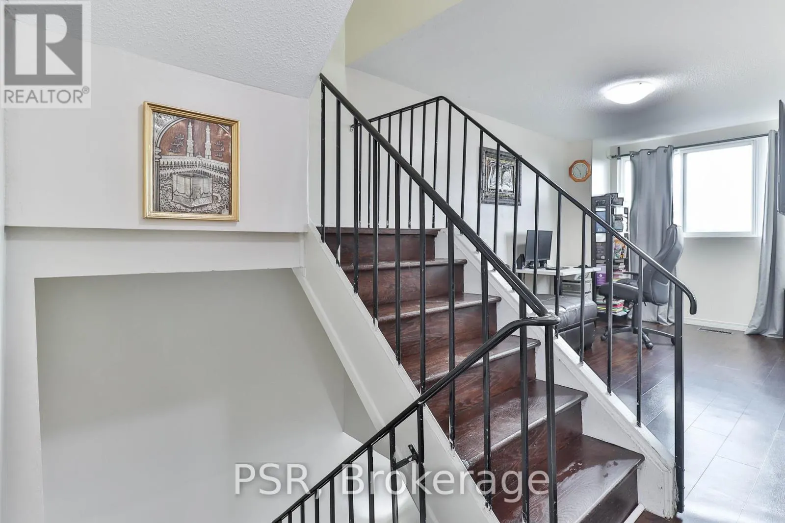 225 - 165 CHEROKEE BOULEVARD