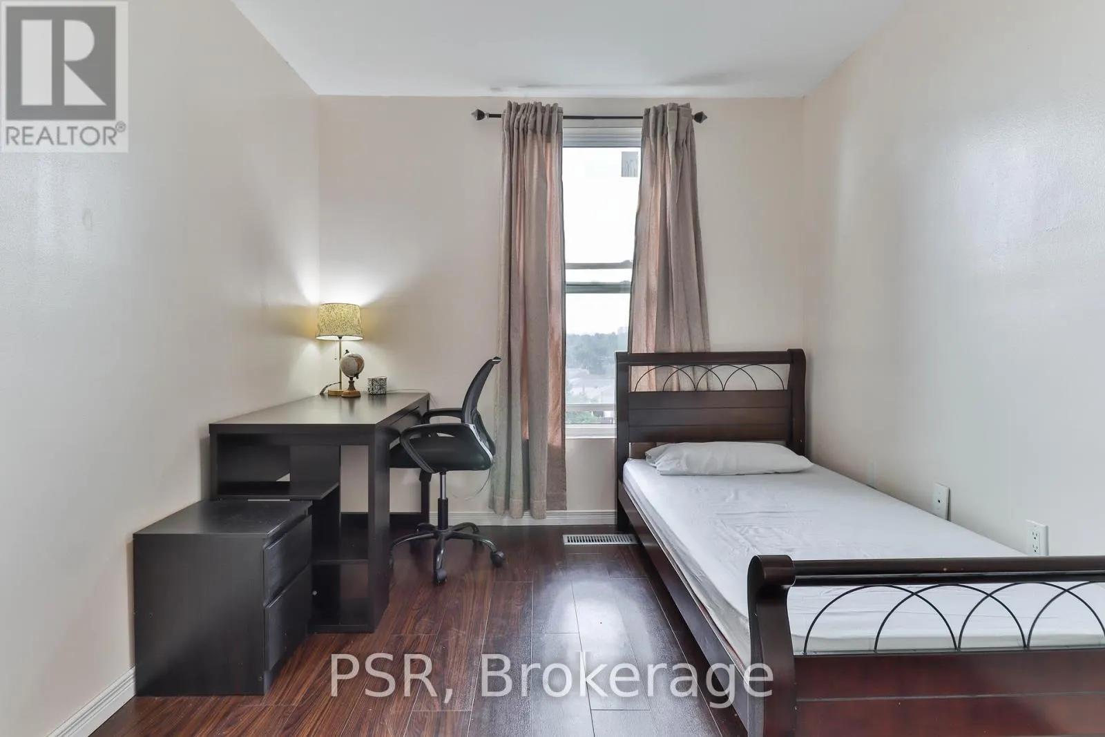 225 - 165 CHEROKEE BOULEVARD