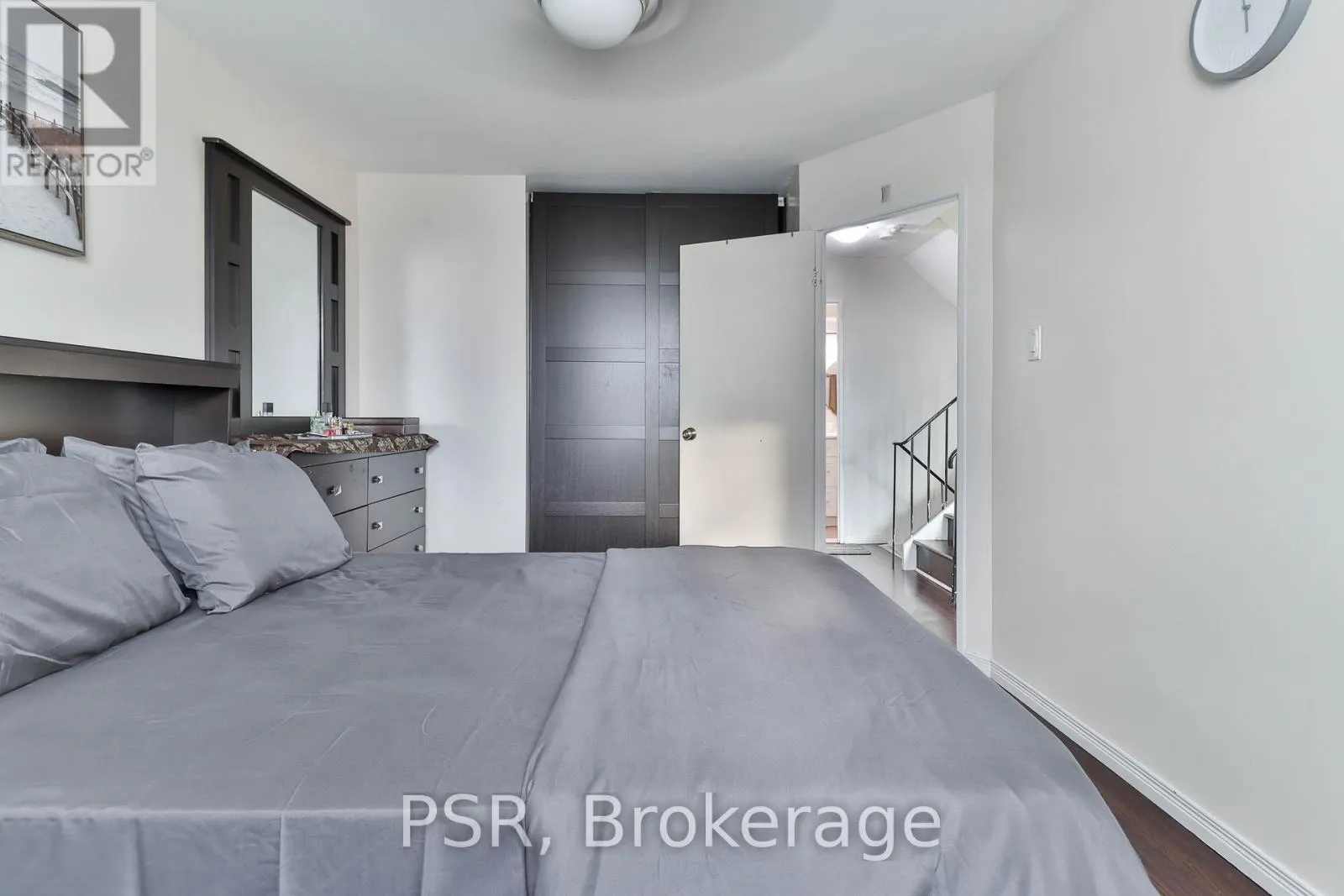 225 - 165 CHEROKEE BOULEVARD