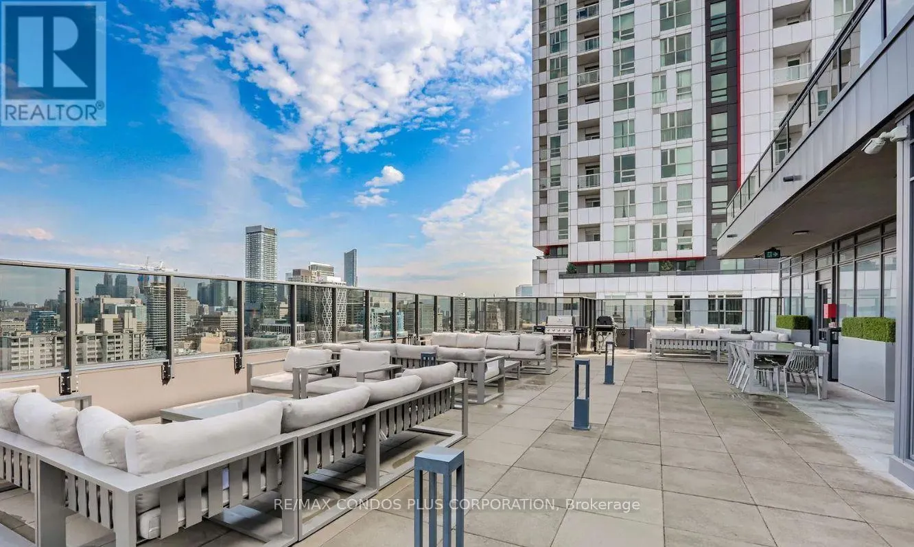 518 - 330 RICHMOND STREET W
