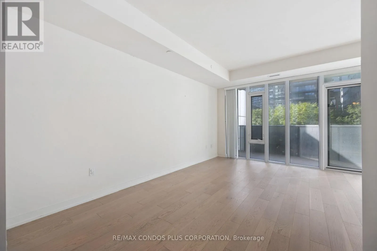 518 - 330 RICHMOND STREET W