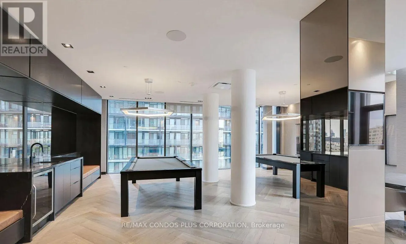 518 - 330 RICHMOND STREET W