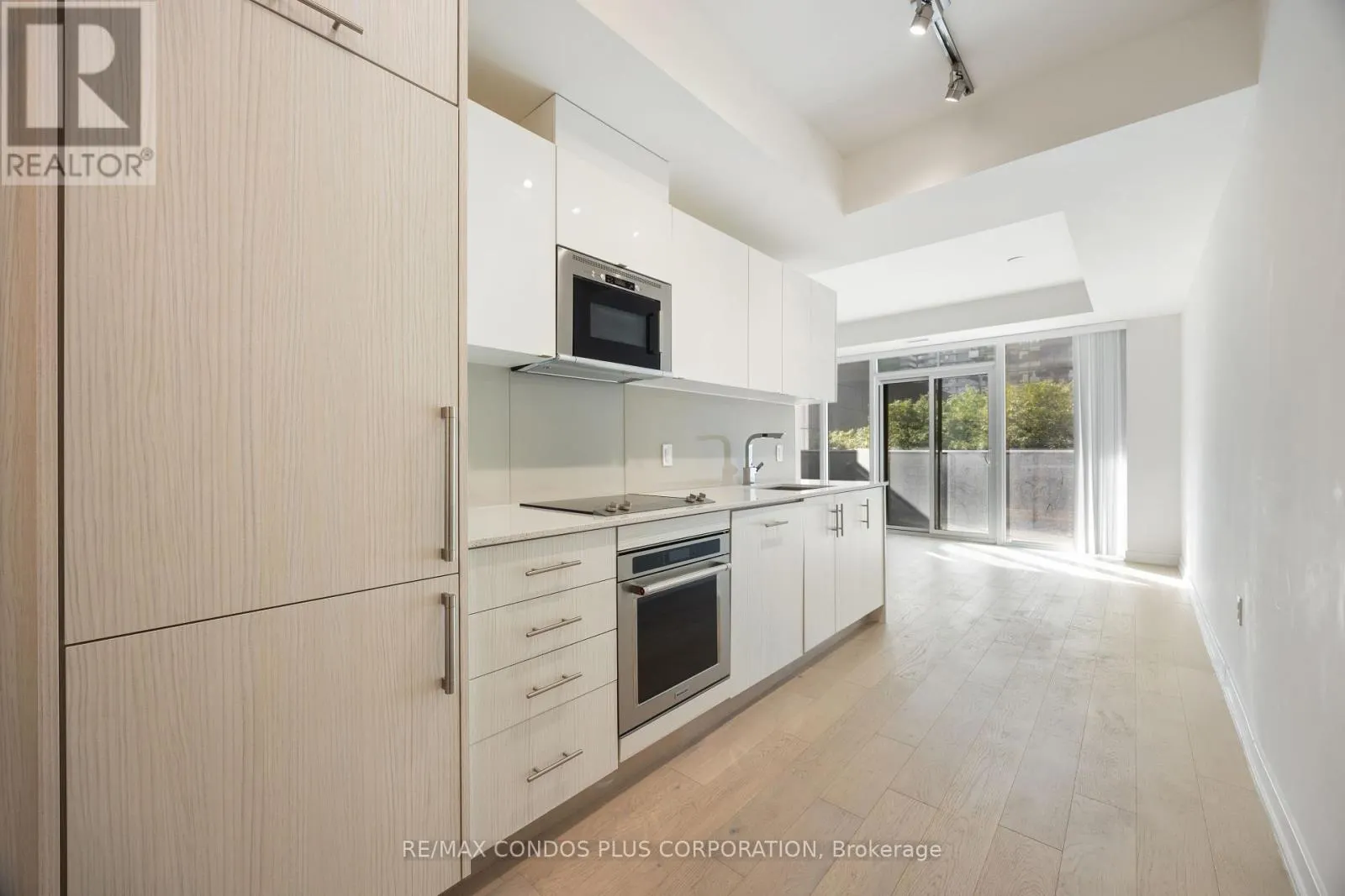 518 - 330 RICHMOND STREET W