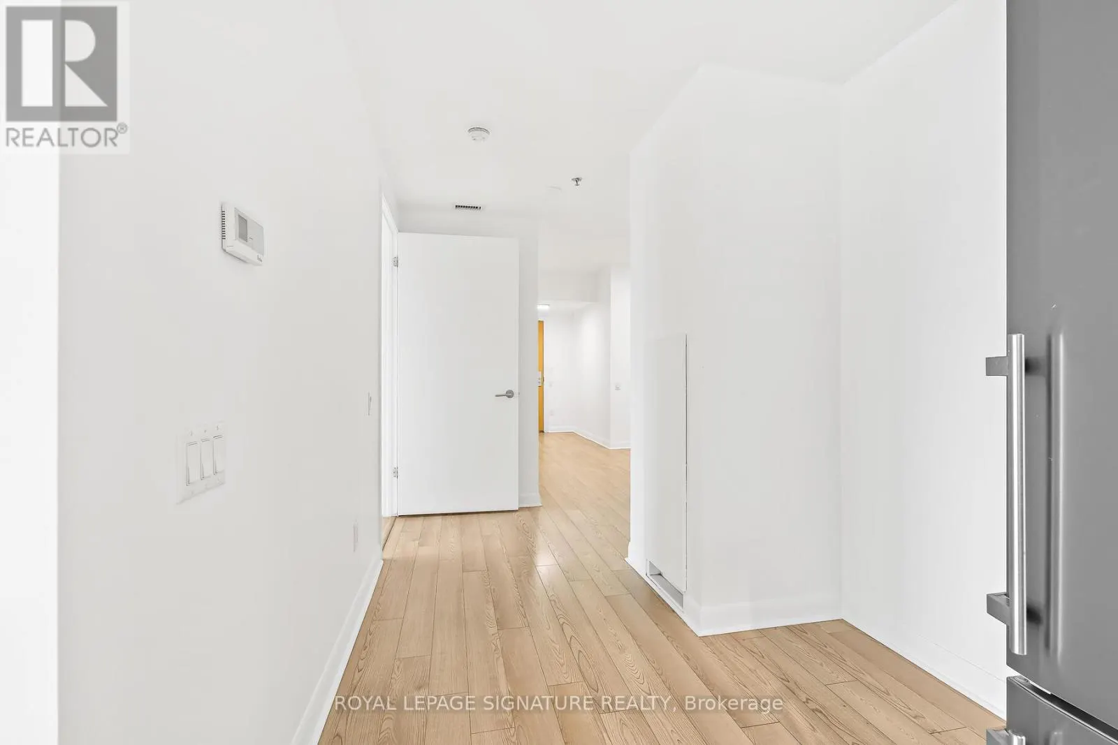 1802 - 375 KING STREET W