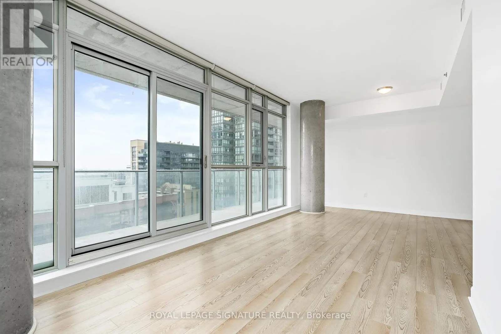 1802 - 375 KING STREET W