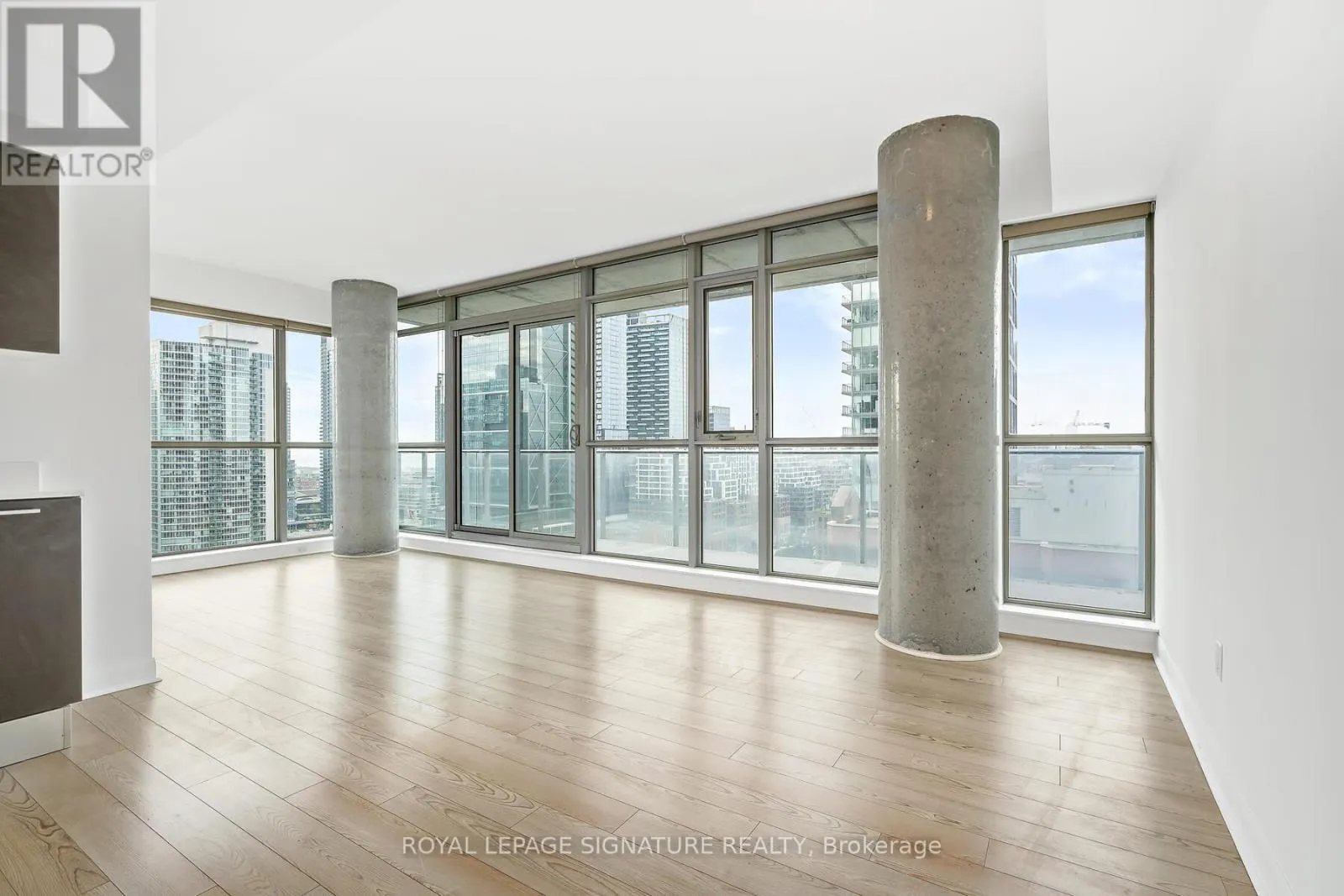 1802 - 375 KING STREET W