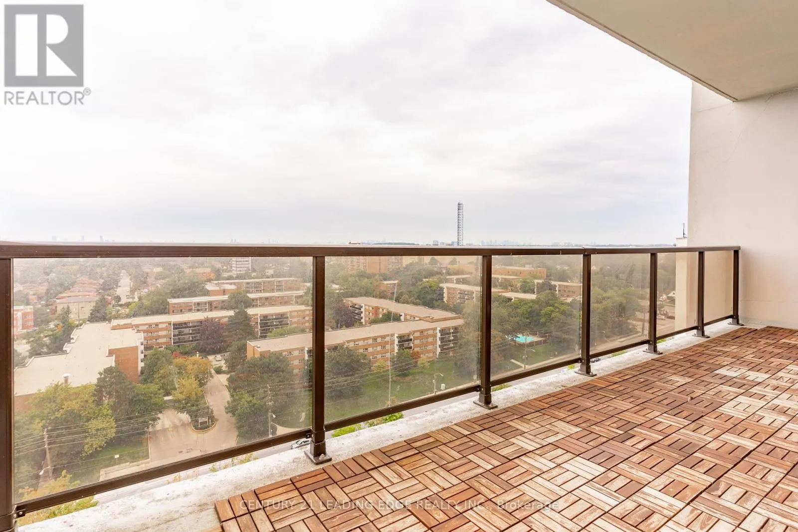 1702 - 45 SUNRISE AVENUE
