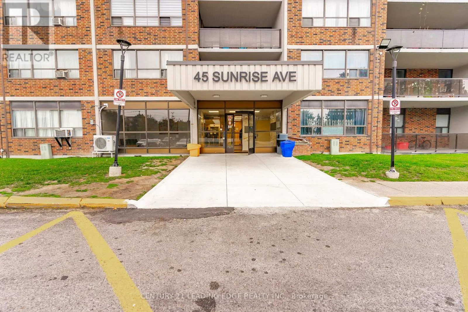 1702 - 45 SUNRISE AVENUE
